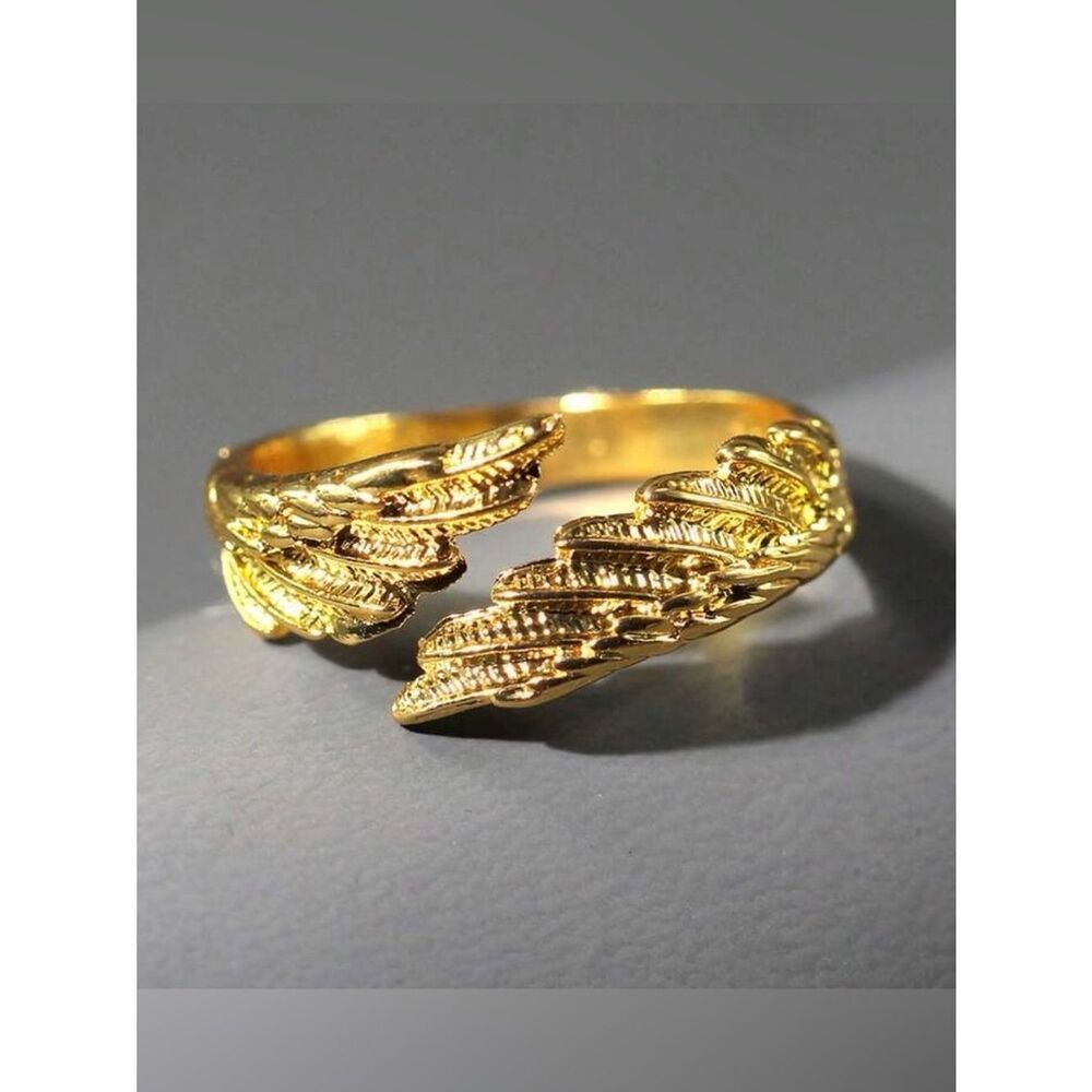 Elegant Gold wing Ring  A1975